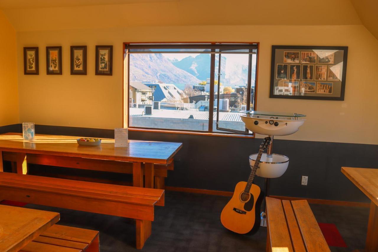 Adventure Queenstown Hostel Exterior photo