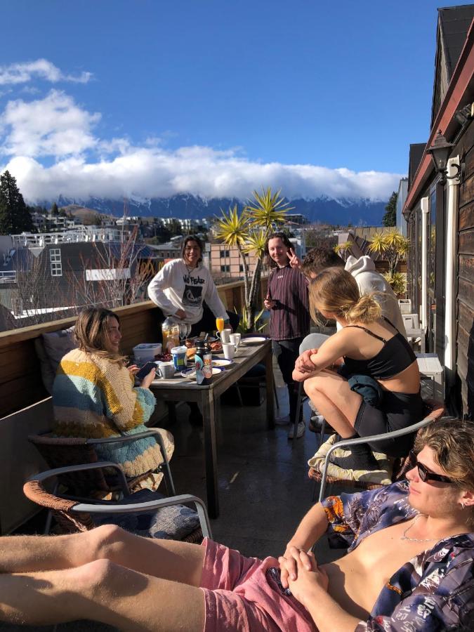 Adventure Queenstown Hostel Exterior photo